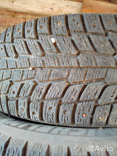 Michelin X-Ice North 2 215/55 R17