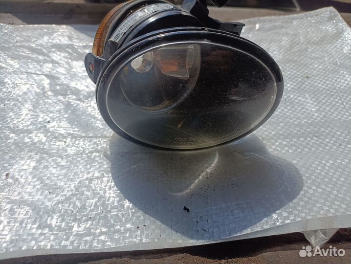 Фара противотуманная левая Volkswagen Golf 6 5K0