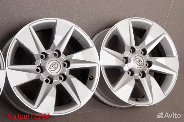 Лот M803951 Оригинальные 17-е диски toyota