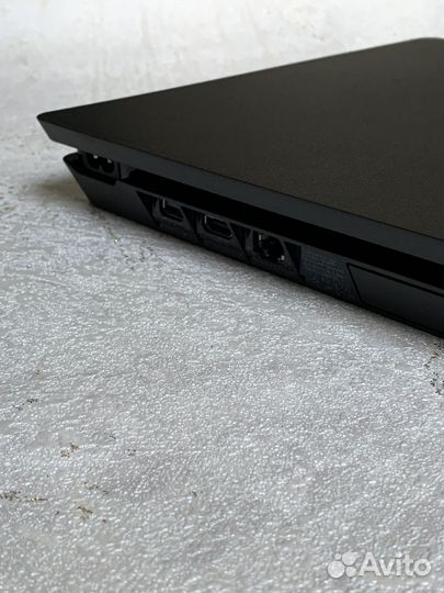 Sony PS4 slim