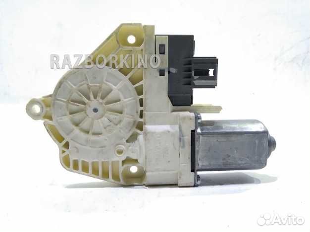 Моторчик переднего левого стеклоподъемника