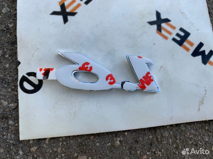 Эмблема 1.6 на переднее крыло Solaris 1