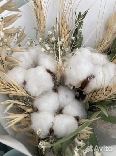 Букет из сухоцветов с хлопком и эвкалиптом
