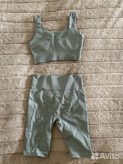 Спортивный костюм женский