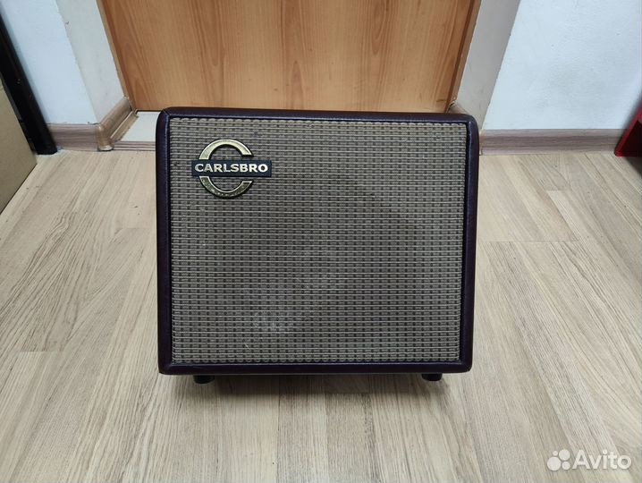 Гитарный комбоусилитель