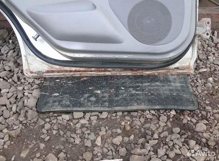 Дверь задняя левая Mazda 323F Хэтчбек