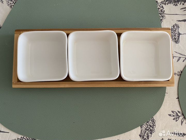 Менажница керамическая с бамбуковой подставкой