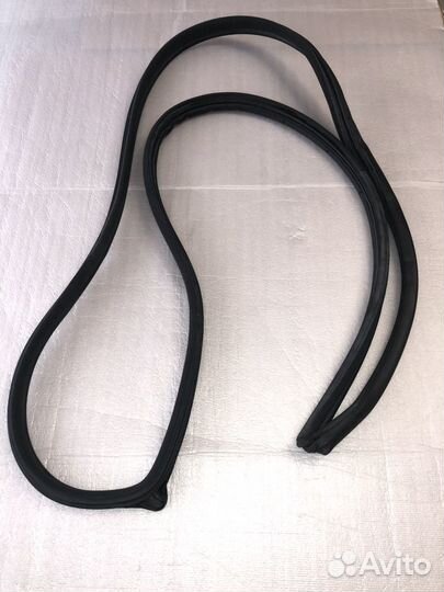 Уплотнитель двери toyota 6231230202C0