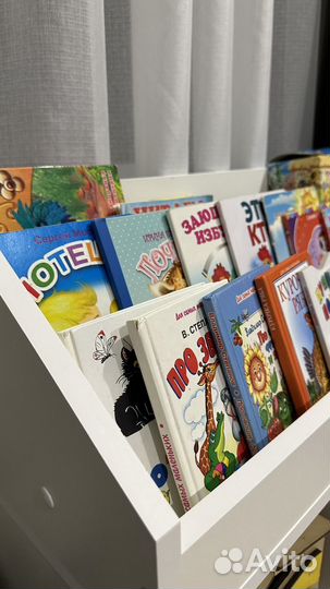 Стеллаж для игрушек и книг