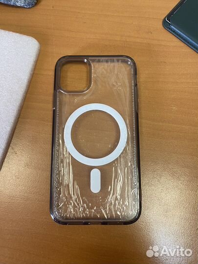 Чехлы и стёкла на iPhone 11