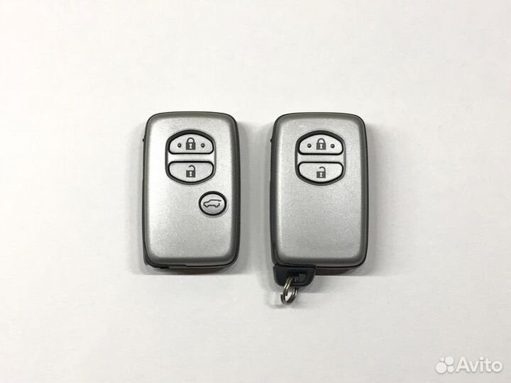 Ключ Toyota Land Cruiser 200