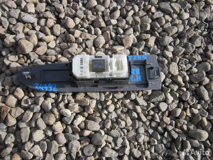 Кнопка стеклоподъемника задняя левая Toyota Allion