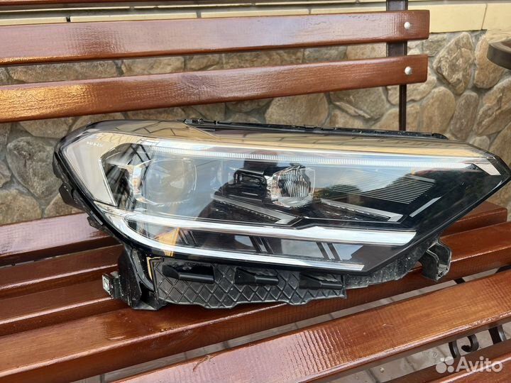 Фара Volkswagen Polo MK6 2020 правая