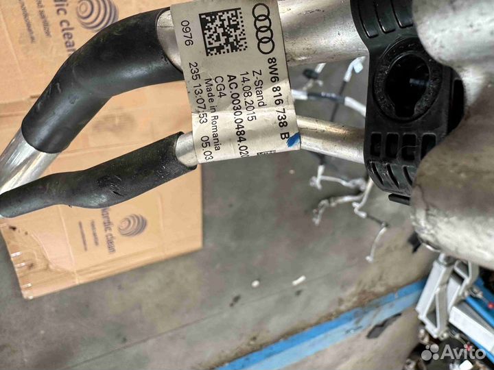 Трубка кондиционера на Audi A4 2020 8W6816738B