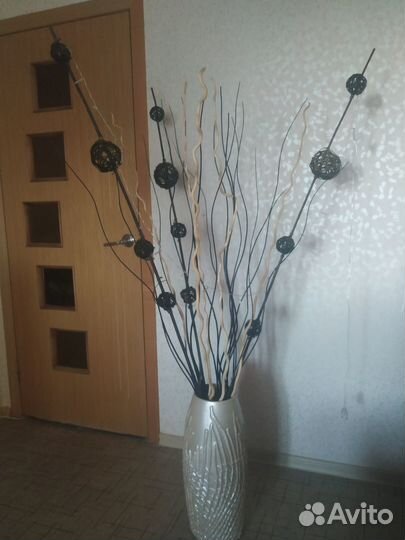 Ваза напольная с композицией