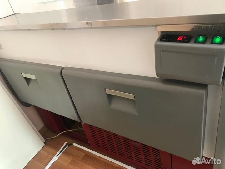 Холодильная витрина бу