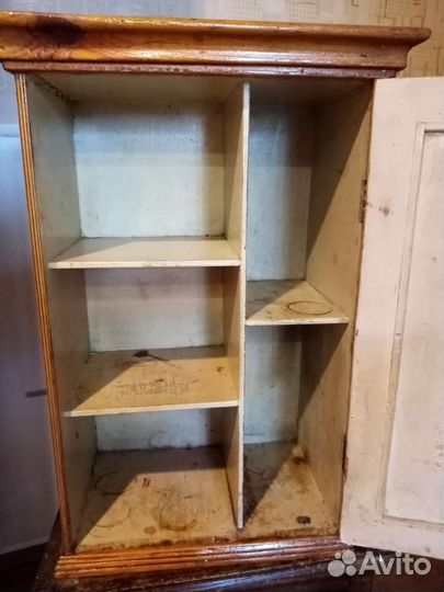 Шкаф навесной. Аптечка. Винтаж