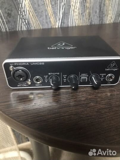 Внешняя звуковая карта behringer U-phoria UMC202HD