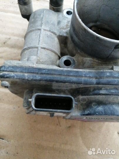 Дросельная заслонка Nissan Tiida C11 HR16DE