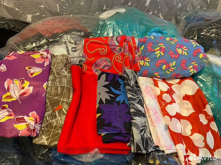 Отрезы ткани разные