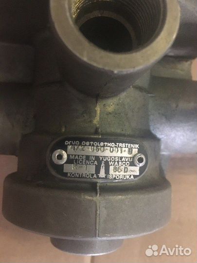 Б/У Б/У Кран управления тормозами прицепа Запчасть