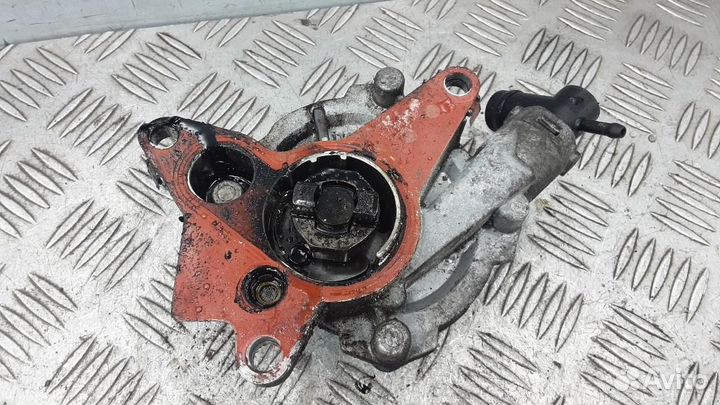 Насос вакуумный Nissan Qashqai