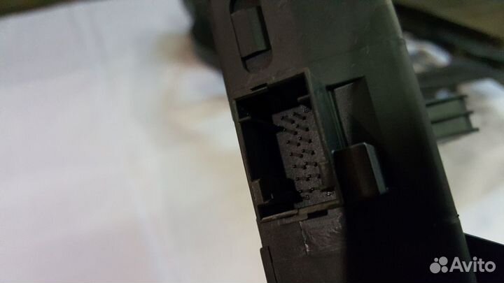 Блок клапанов задних сидений мерс w220 2208000378