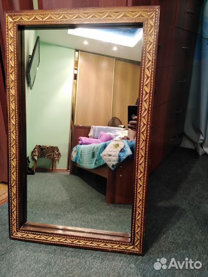 Продается зеркало настенное 50на80
