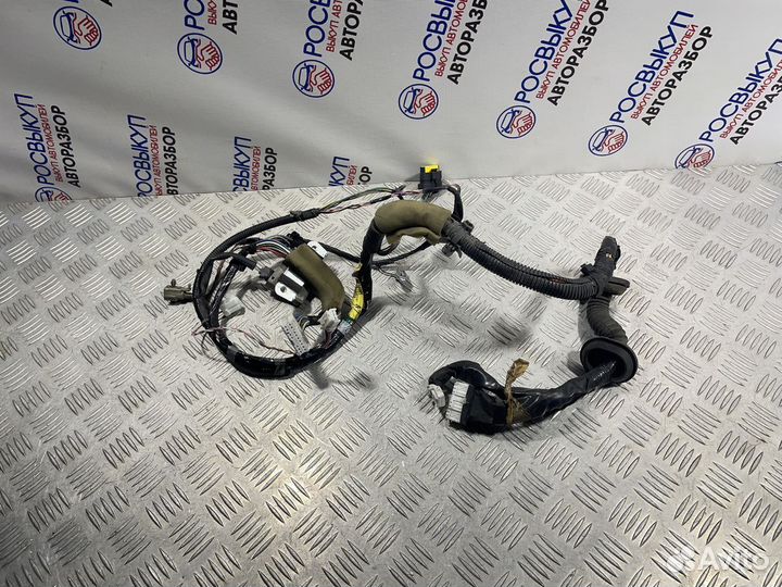 Проводка двери Nissan Tiida