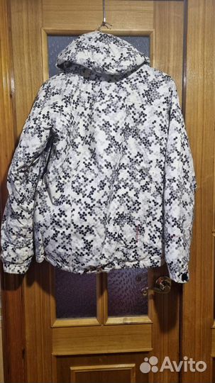 Продам сноубордическую куртку размер XS