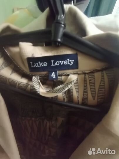 Женские пиджаки, костюмы