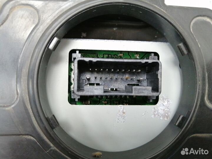 Блок управления фарой 81056-33D10 89907-33030