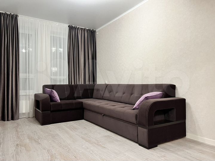 2-к. квартира, 57 м², 4/18 эт.