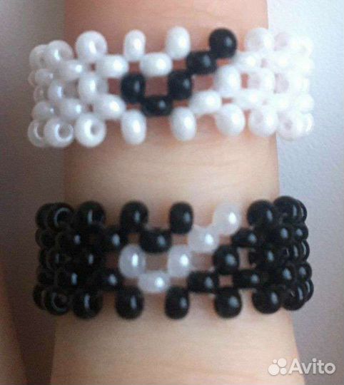 Браслеты,бусы,кольца,и просто значки