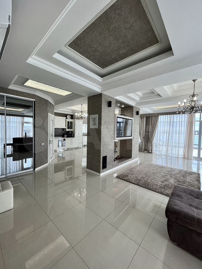 2-к. квартира, 110 м², 7/10 эт.