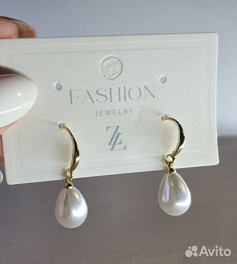 Серьги с жемчугом бижутерные цвет золото