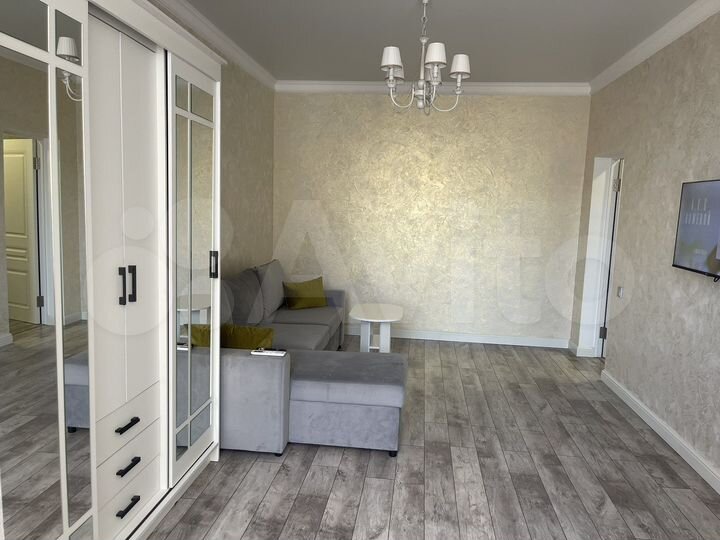 1-к. квартира, 42 м², 15/19 эт.