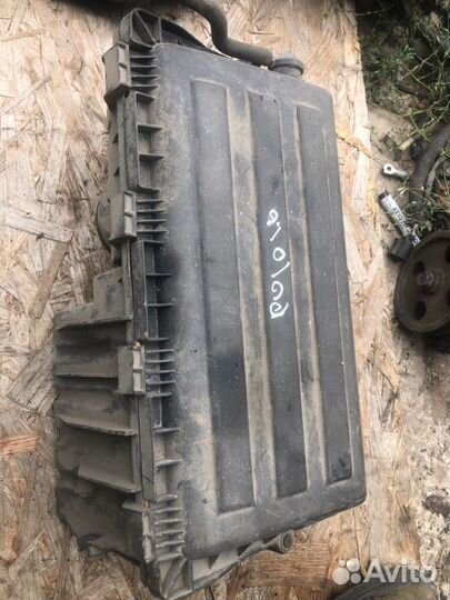 Корпус воздушного фильтра Volkswagen Polo 2011