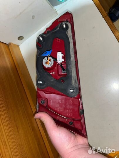 Левая задняя, внутренняя фара, LED