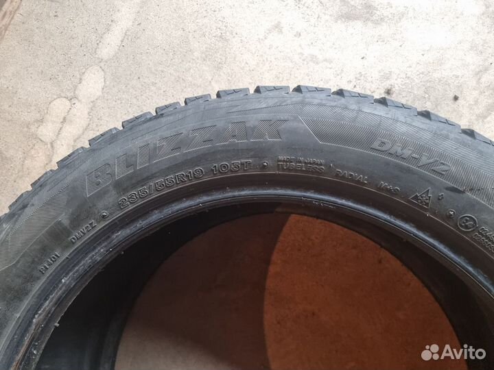 Bridgestone Blizzak DM-V2 235/55 R19 105T