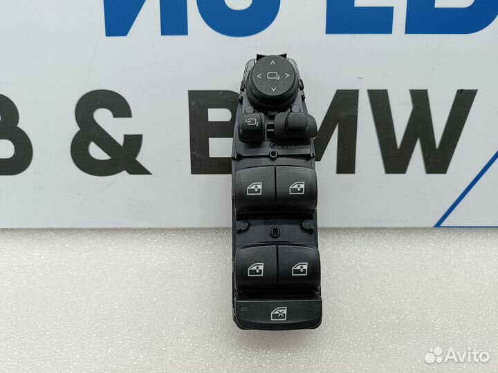 Кнопка стеклоподъемника задняя правая BMW 5 G30