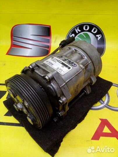 Компрессор кондиционера передний Volkswagen Golf 4