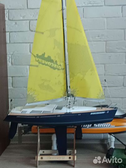 Яхта радиоуправляемая Discovery beili II