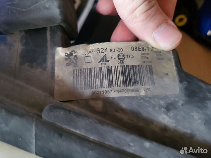 Фара peugeot 308 правая