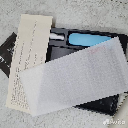 Защитное стекло на Samsung galaxy s10