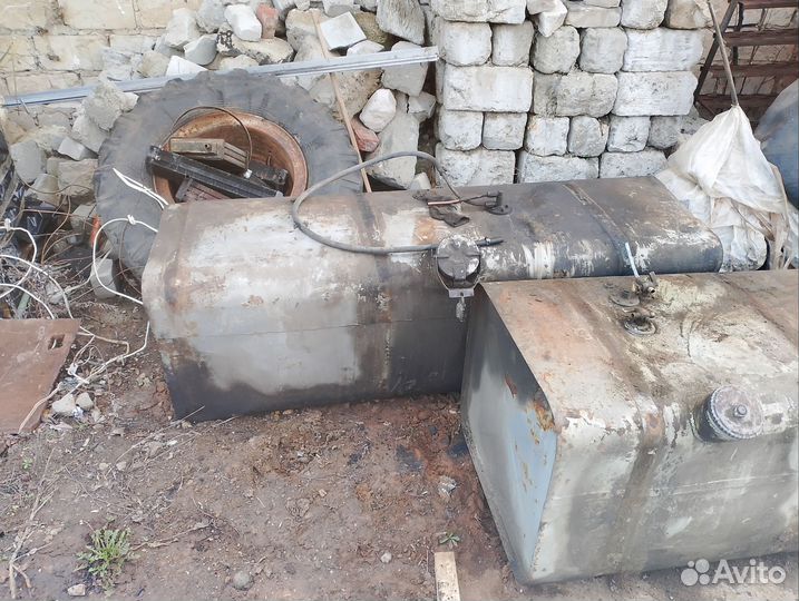 Топливный бак 500л