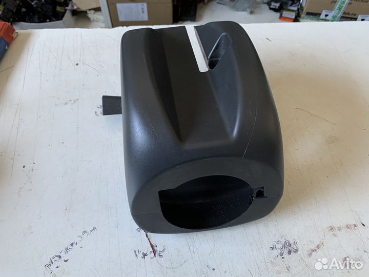 Кожух рулевой колонки VW Golf 5