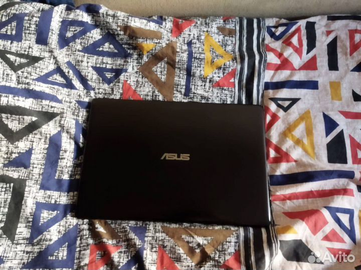 Ноутбук asus