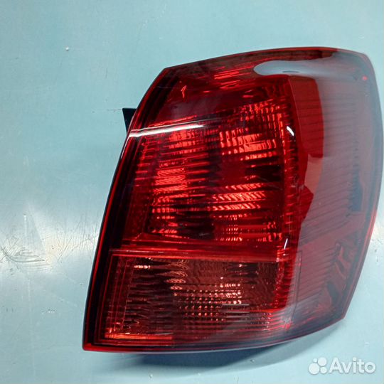 Фонарь задний правый Nissan Qashqai J10 26550JD000