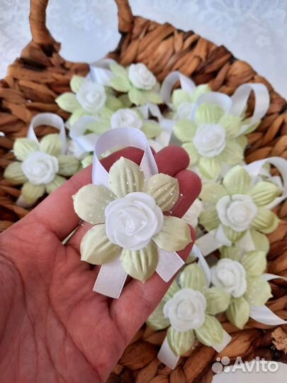 Бутоньерки для гостей